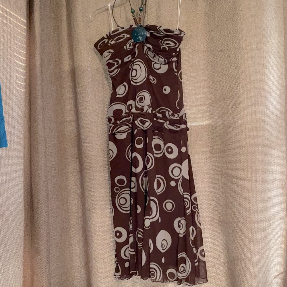 Strapless brown with cream swirls